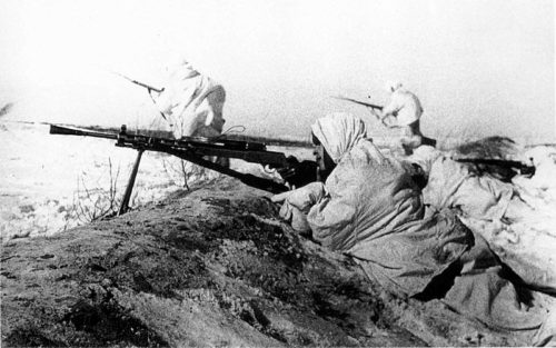 Soviet_machinegunner_opened_covering_fire